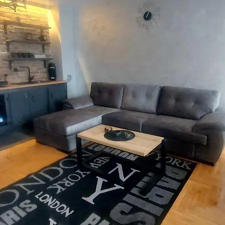 Industry 公寓 巴尼西卢卡